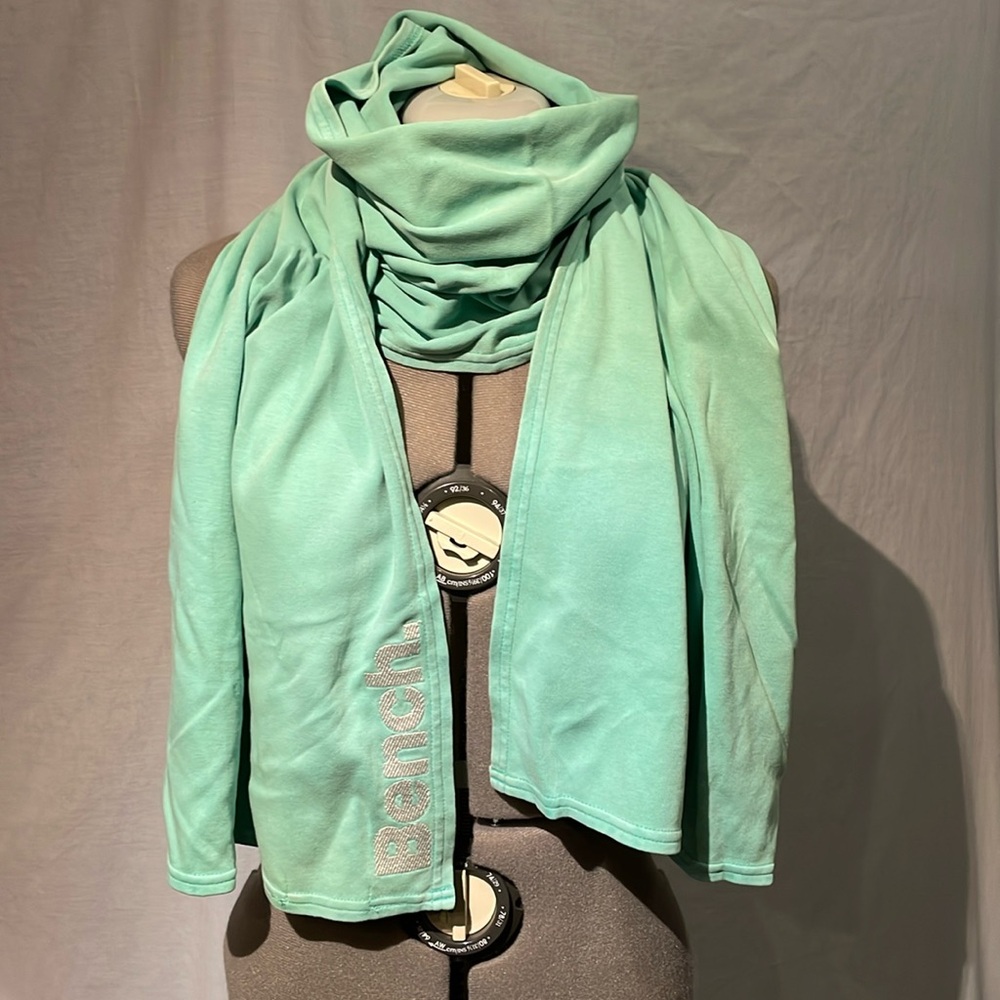 Bench scarf